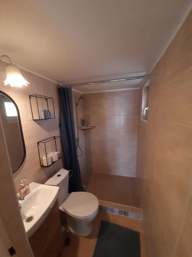 Grapeline Guesthouse Chotin المظهر الخارجي الصورة