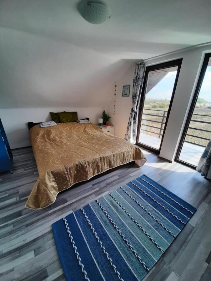 Grapeline Guesthouse Chotin المظهر الخارجي الصورة