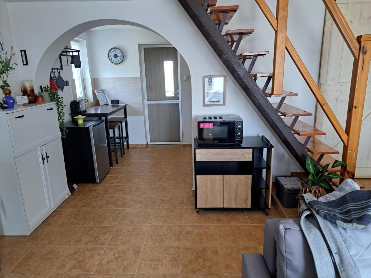 Grapeline Guesthouse Chotin المظهر الخارجي الصورة